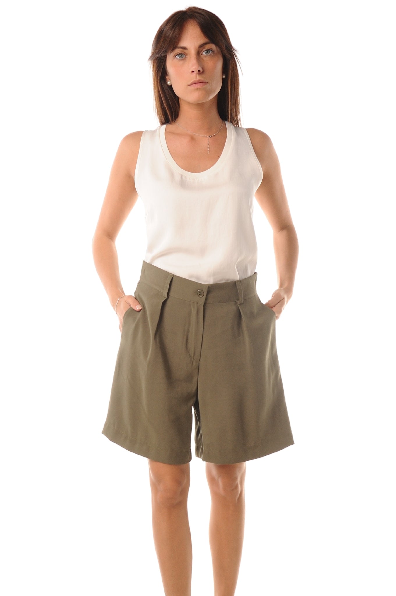 Bermuda donna Lokita LOK004